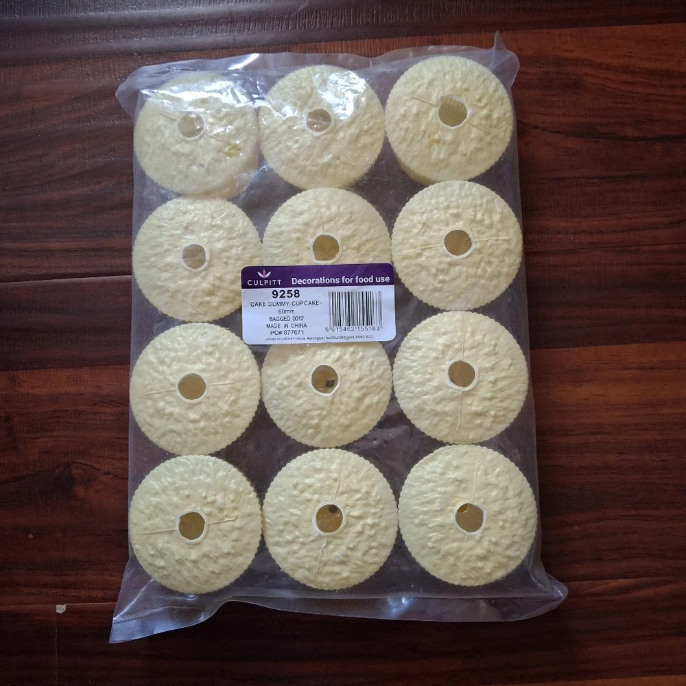 Cream Cake Dummies - Pack of 12